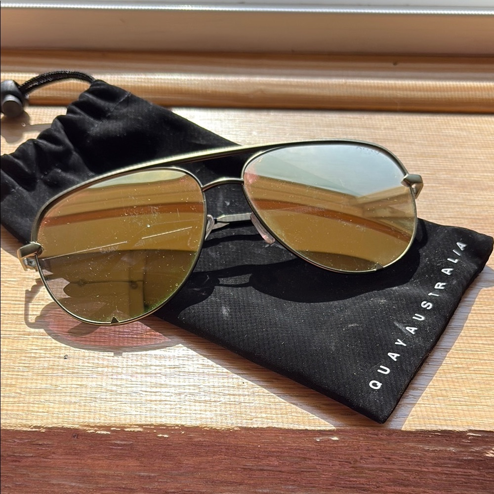 Quay Australia Reflective Gold Aviators